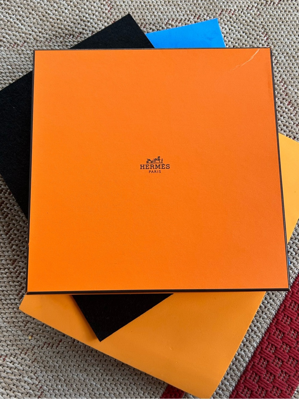 HERMES EUC 100% Silk Men’s Luxury Neck Tie - Unisex